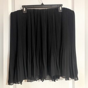 NWT Torrid Pleated Stretchy Elastic Waist Mini Black Cute Flowy Fancy Skirt